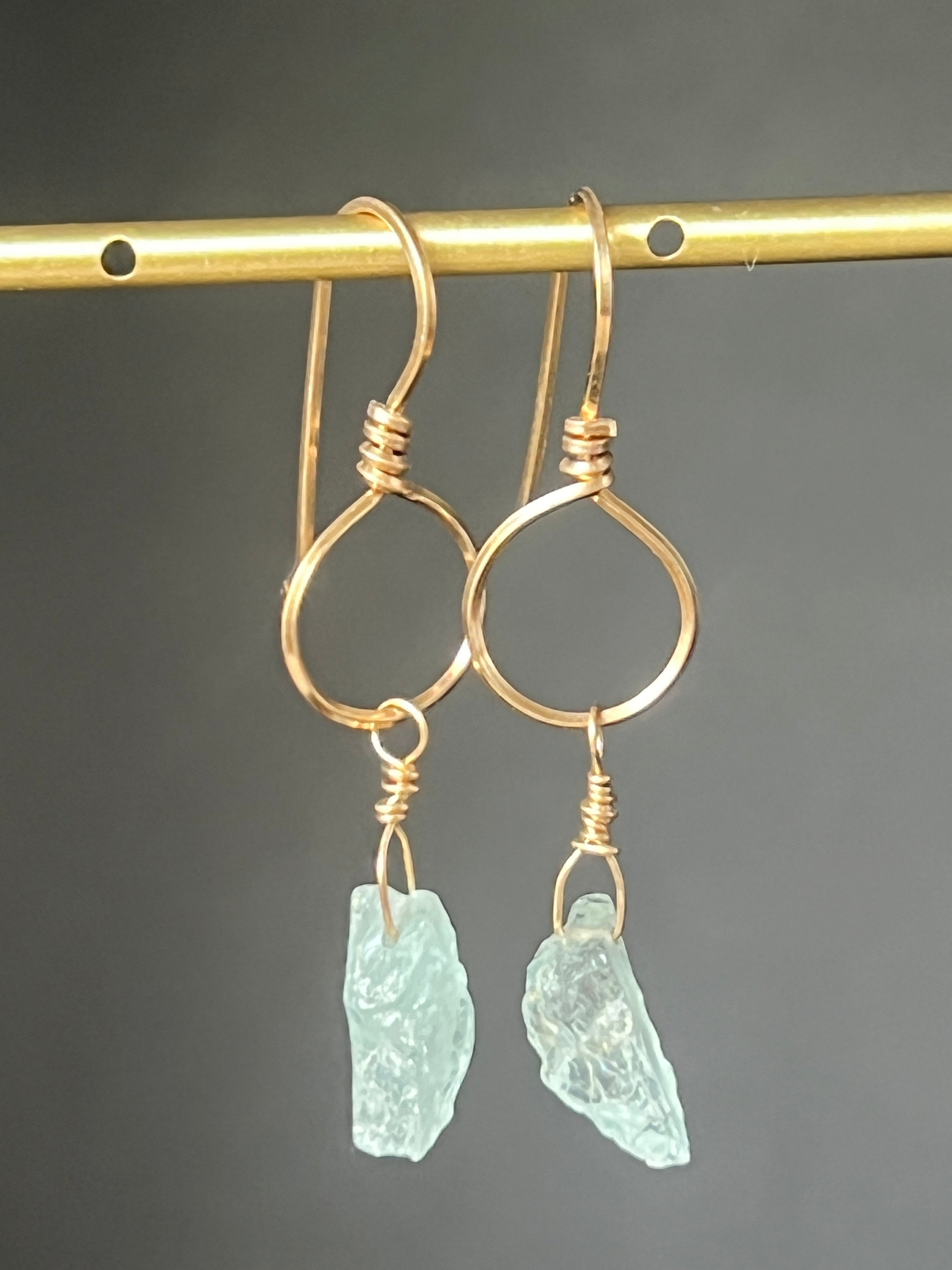 Raw Aquamarine Circle Drop Earrings in 14K Golf Fill
